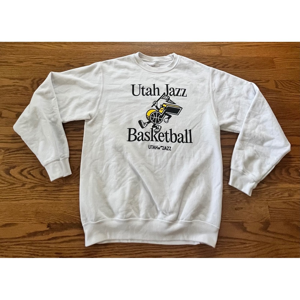Utah Jazz Basketball Crewneck Sweatshirt White Retro Pullover Mens Medium